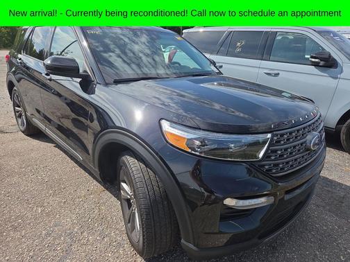 Black Metallic 2024 Ford Explorer XLT