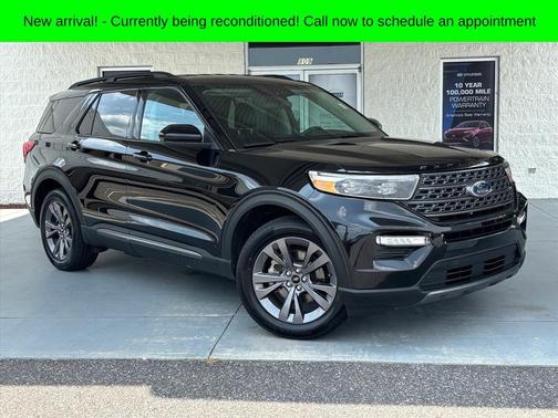 Black Metallic 2024 Ford Explorer XLT