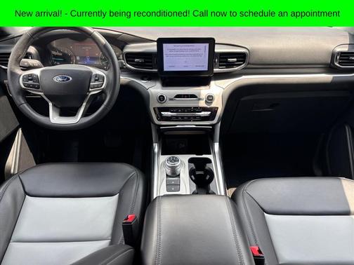 Black Metallic 2024 Ford Explorer XLT