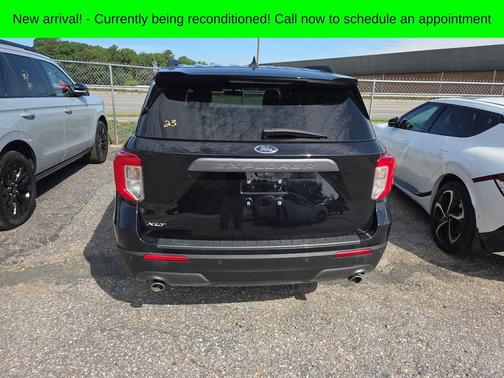 Black Metallic 2024 Ford Explorer XLT