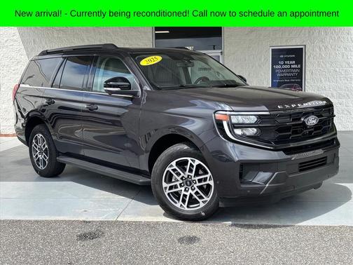 Gray Metallic 2025 Ford Expedition Active