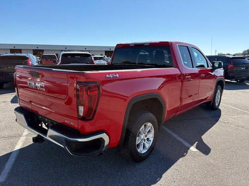 Cardinal Red 2021 GMC Sierra 1500 SLE