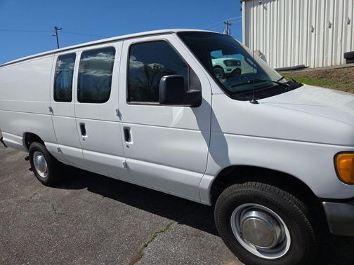 2006 Ford E250 Base