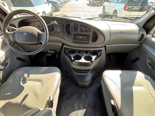 2006 Ford E250 Base