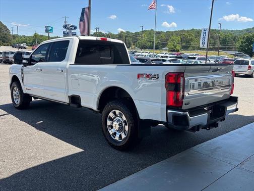 White Metallic 2024 Ford F-350 King Ranch