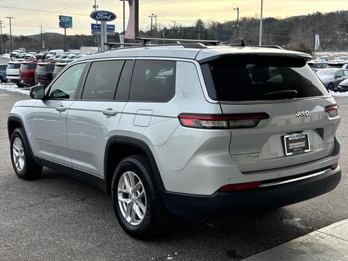 2023 Jeep Grand Cherokee L Laredo