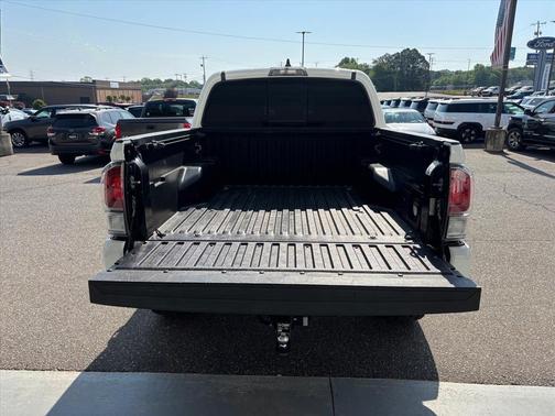 Super White 2020 Toyota Tacoma TRD Sport