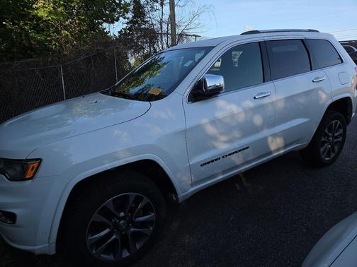 Bright White Clearcoat 2018 Jeep Grand Cherokee Overland