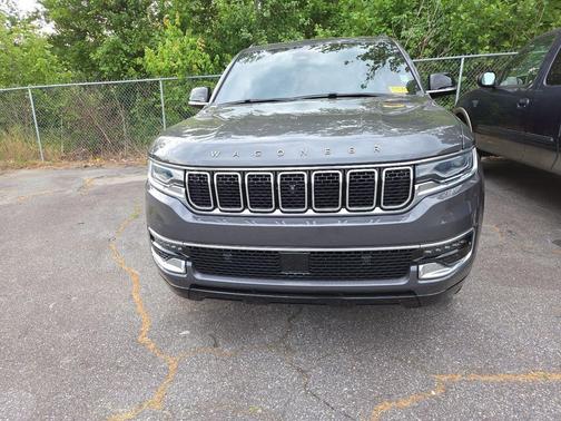 Baltic Gray Metallic Clearcoat 2023 Jeep Wagoneer Series I 4x4