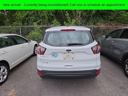 Oxford White 2017 Ford Escape S