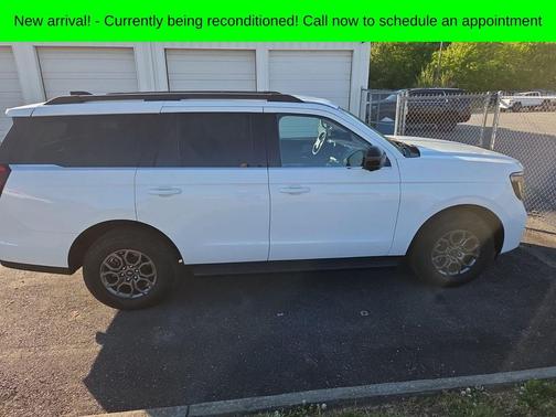 Oxford White 2025 Ford Expedition Active