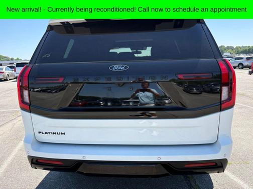 White Metallic 2025 Ford Expedition Platinum