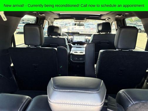 White Metallic 2025 Ford Expedition Platinum