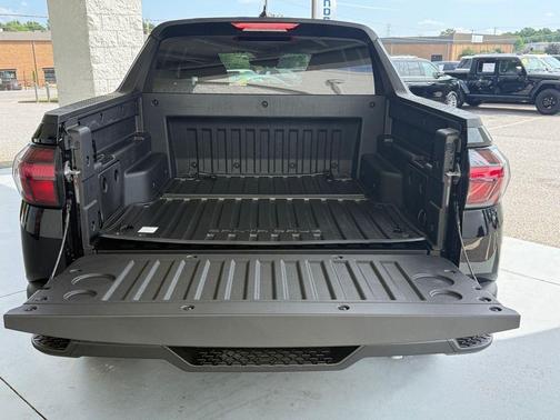 Phantom Black 2026 Hyundai SANTA CRUZ SE