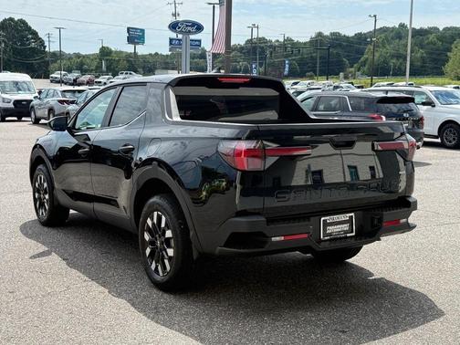 Phantom Black 2026 Hyundai SANTA CRUZ SE