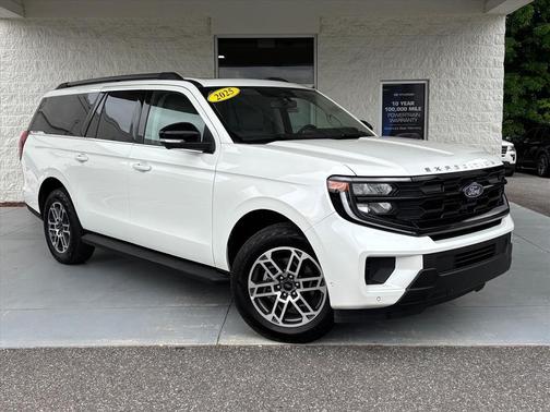 White Metallic 2025 Ford Expedition Max Active 4x4