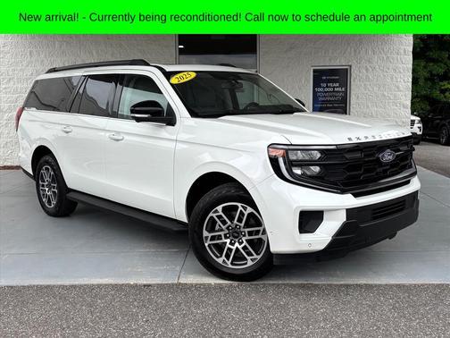 White Metallic 2025 Ford Expedition Max Active 4x4