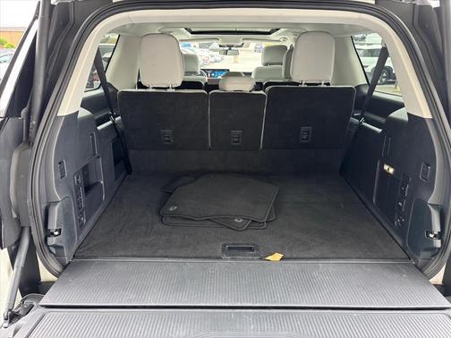 White Metallic 2025 Ford Expedition Max Active 4x4