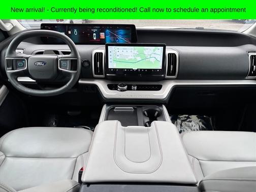 White Metallic 2025 Ford Expedition Max Active 4x4