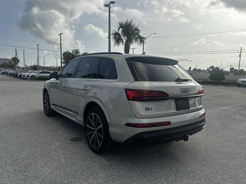 2023 Audi Q7 Premium Plus 55 TFSI quattro Tiptronic