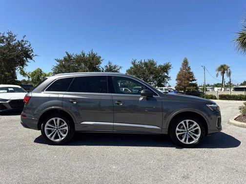 2025 Audi Q7 Premium Plus 55 TFSI quattro Tiptronic
