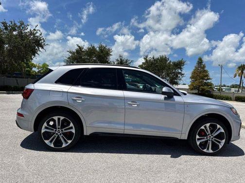 2025 Audi Q5 Premium Plus 45 TFSI S line quattro S tronic