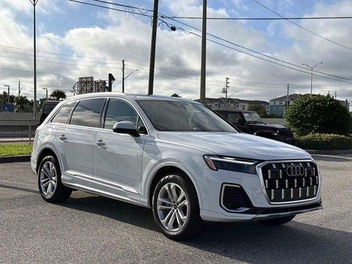 2025 Audi Q7 Premium 45 TFSI quattro Tiptronic