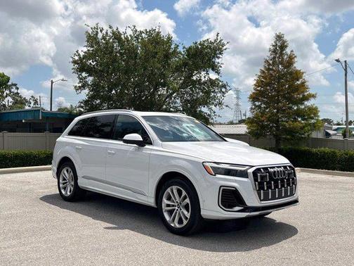 2025 Audi Q7 Premium Plus 55 TFSI quattro Tiptronic