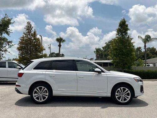 2025 Audi Q7 Premium Plus 55 TFSI quattro Tiptronic