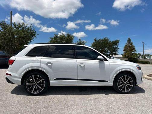 2025 Audi Q7 Premium Plus 45 TFSI quattro Tiptronic