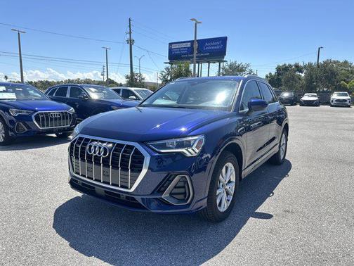 2025 Audi Q3 Premium 45 TFSI S line quattro Tiptronic
