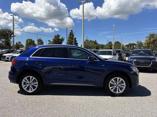 2025 Audi Q3 Premium 45 TFSI S line quattro Tiptronic