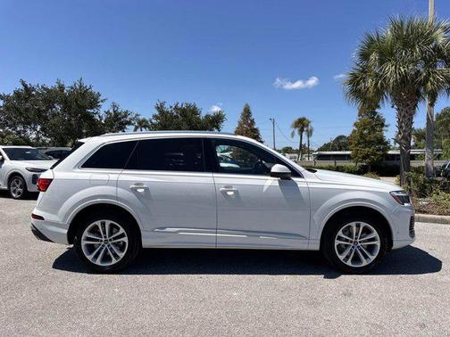 2025 Audi Q7 Premium 55 TFSI quattro Tiptronic