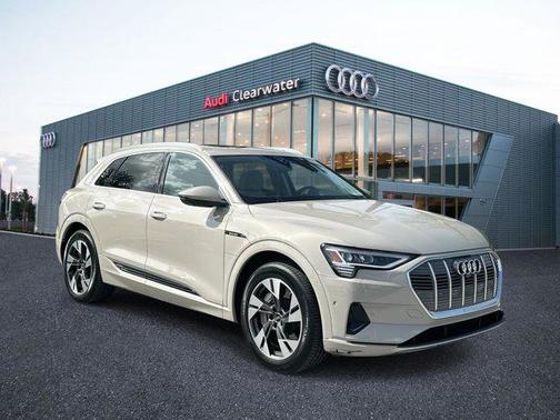 2022 Audi e-tron Premium Plus quattro