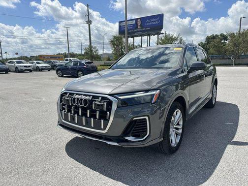 2025 Audi Q7 Premium Plus 45 TFSI quattro Tiptronic