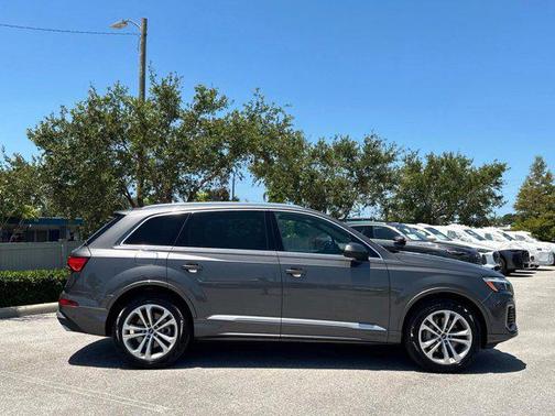 2025 Audi Q7 Premium Plus 45 TFSI quattro Tiptronic