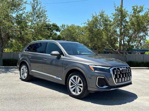 2025 Audi Q7 Premium Plus 45 TFSI quattro Tiptronic