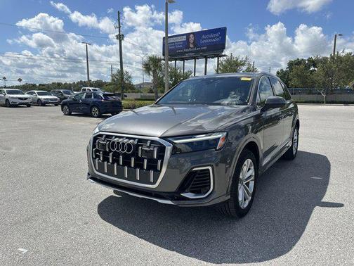 2025 Audi Q7 Premium 45 TFSI quattro Tiptronic
