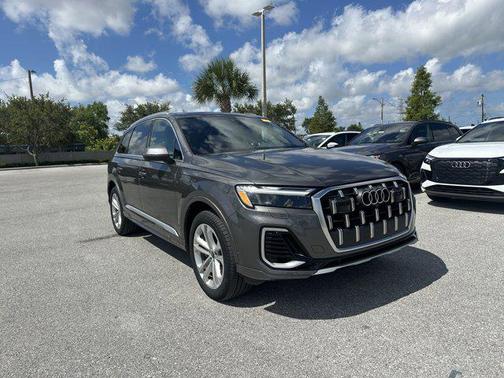2025 Audi Q7 Premium 45 TFSI quattro Tiptronic