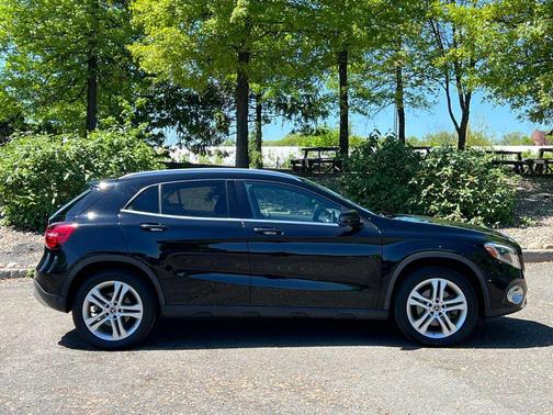 Night Black 2020 Mercedes-Benz GLA 250 4MATIC