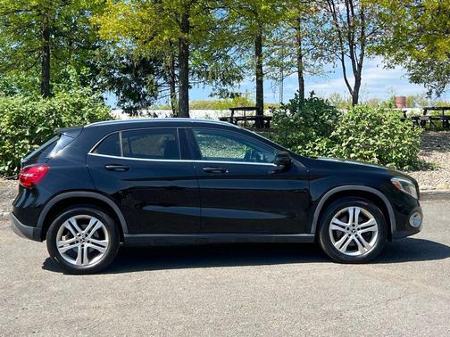 Black 2020 Mercedes-Benz GLA 250 4MATIC