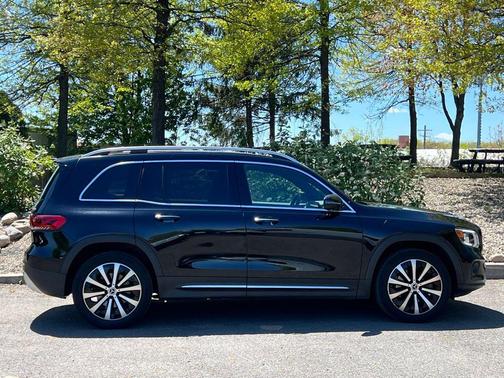 Black 2023 Mercedes-Benz GLB 250 4MATIC