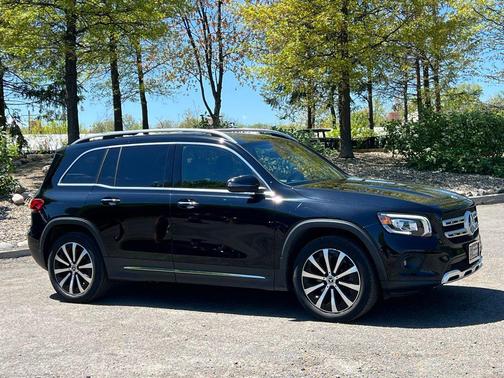 Black 2023 Mercedes-Benz GLB 250 4MATIC