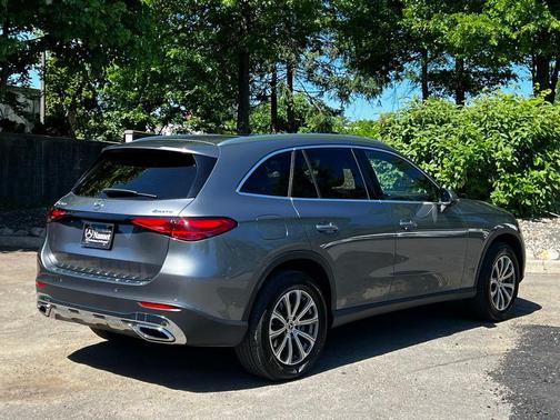 Selenite Gray Metallic 2023 Mercedes-Benz GLC 300 4MATIC