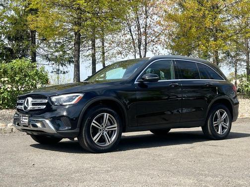Black 2022 Mercedes-Benz GLC 300 4MATIC