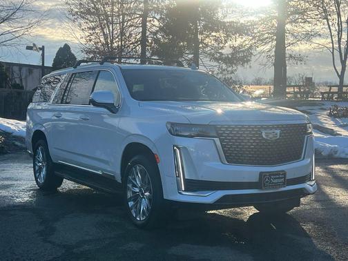 2023 Cadillac Escalade ESV Premium Luxury