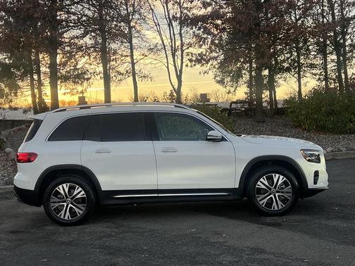 2025 Mercedes-Benz GLB 250 4MATIC