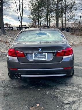 2011 BMW 528 528i