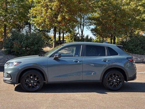 Nordic Forest Pearl 2024 Honda HR-V Sport