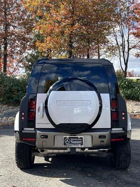 2024 Land Rover Defender 90 P400 X-Dynamic SE